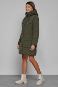 Оптом Пальто утепленное с капюшоном зимнее женское цвета хаки 52429Kh в Ульяновске, фото 2