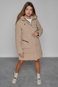 Оптом Пальто утепленное с капюшоном зимнее женское светло-коричневого цвета 52429SK в Челябинске, фото 8
