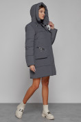 Оптом Пальто утепленное с капюшоном зимнее женское темно-серого цвета 52429TC, фото 7