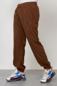 Оптом Спортивный костюм мужской модный из микровельвета коричневого цвета 55002K в Волгоградке, фото 6