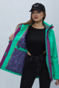 Оптом Куртка спортиная женская с капюшоном зеленого цвета 551702Z в Казани, фото 7