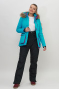 Оптом Куртка спортивная женская зимняя с мехом бирюзового цвета 551777Br в Казани, фото 10