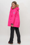 Оптом Парка женская с капюшоном и мехом зимняя розового цвета 551963R в Казани, фото 16