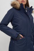Оптом Парка женская с капюшоном и мехом зимняя темно-синего цвета 551963TS в Казани, фото 8