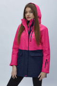 Оптом Парка женская с капюшоном розового цвета 551991R в Казани, фото 3