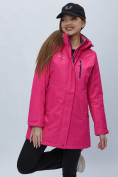 Оптом Парка женская с капюшоном розового цвета 551992R в Казани, фото 9