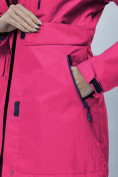 Оптом Парка женская с капюшоном розового цвета 551995R в Казани, фото 9