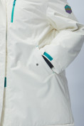 Оптом Парка женская с мехом зимняя большого размера белого цвета 552022Bl в Казани, фото 6