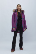 Оптом Парка женская с мехом зимняя большого размера фиолетового цвета 552022F в Екатеринбурге