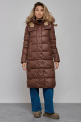 Оптом Пальто утепленное молодежное зимнее женское темно-коричневого цвета 57997TK
