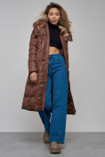 Оптом Пальто утепленное молодежное зимнее женское темно-коричневого цвета 57997TK в Казани, фото 19