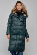 Оптом Пальто утепленное молодежное зимнее женское темно-зеленого цвета 57997TZ в Перми, фото 20