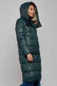 Оптом Пальто утепленное молодежное зимнее женское темно-зеленого цвета 57997TZ в Уфе, фото 22