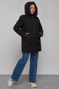 Оптом Зимняя женская куртка молодежная с капюшоном черного цвета 58622Ch в Казани, фото 7