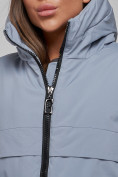 Оптом Зимняя женская куртка молодежная с капюшоном голубого цвета 58622Gl в Казани, фото 15