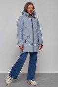 Оптом Зимняя женская куртка молодежная с капюшоном голубого цвета 58622Gl в Казани, фото 2
