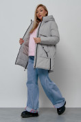 Оптом Зимняя женская куртка молодежная с капюшоном светло-серого цвета 58622SS, фото 10