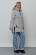 Оптом Зимняя женская куртка молодежная с капюшоном светло-серого цвета 58622SS, фото 4
