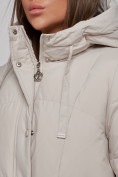 Оптом Зимняя женская куртка молодежная с капюшоном бежевого цвета 586821B в Екатеринбурге, фото 14