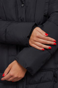Оптом Зимняя женская куртка молодежная с капюшоном черного цвета 586821Ch в Казани, фото 11