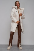 Оптом Пальто утепленное молодежное зимнее женское бежевого цвета 586826B в Уфе, фото 16