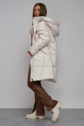 Оптом Пальто утепленное молодежное зимнее женское бежевого цвета 586826B в Перми, фото 17