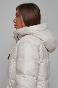 Оптом Пальто утепленное молодежное зимнее женское бежевого цвета 586826B в  Красноярске, фото 20