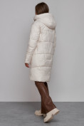 Оптом Пальто утепленное молодежное зимнее женское бежевого цвета 586826B в  Красноярске, фото 21
