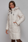 Оптом Пальто утепленное молодежное зимнее женское бежевого цвета 586826B в Казани, фото 9