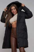 Оптом Пальто утепленное молодежное зимнее женское черного цвета 586826Ch в  Красноярске, фото 24
