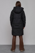 Оптом Пальто утепленное молодежное зимнее женское черного цвета 586826Ch в Омске, фото 4