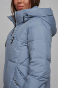 Оптом Пальто утепленное молодежное зимнее женское голубого цвета 586826Gl в  Красноярске, фото 13