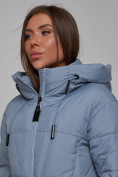 Оптом Пальто утепленное молодежное зимнее женское голубого цвета 586826Gl в  Красноярске, фото 21