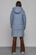 Оптом Пальто утепленное молодежное зимнее женское голубого цвета 586826Gl в Санкт-Петербурге, фото 4