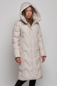 Оптом Пальто утепленное молодежное зимнее женское бежевого цвета 586828B в Перми, фото 6