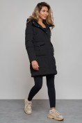 Оптом Зимняя женская куртка молодежная с капюшоном черного цвета 586832Ch в Казани, фото 2