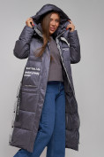 Оптом Пальто утепленное молодежное зимнее женское темно-фиолетового цвета 5873TF в Иркутске, фото 18