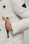 Оптом Зимняя женская куртка молодежная с капюшоном бежевого цвета 589006B в Казани, фото 11