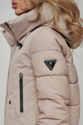 Оптом Зимняя женская куртка молодежная с капюшоном коричневого цвета 589006K в Казани, фото 14