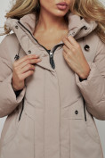 Оптом Зимняя женская куртка молодежная с капюшоном коричневого цвета 589006K в Казани, фото 17