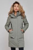 Оптом Зимняя женская куртка молодежная с капюшоном цвета хаки 589006Kh в Казани, фото 3