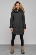 Оптом Зимняя женская куртка молодежная с капюшоном темно-серого цвета 589006TC в Екатеринбурге