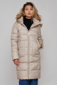 Оптом Пальто утепленное молодежное зимнее женское бежевого цвета 589098B в Перми, фото 11
