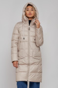 Оптом Пальто утепленное молодежное зимнее женское бежевого цвета 589098B в Омске, фото 20