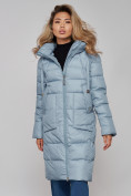 Оптом Пальто утепленное молодежное зимнее женское голубого цвета 589098Gl в Перми, фото 11