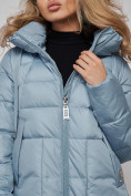 Оптом Пальто утепленное молодежное зимнее женское голубого цвета 589098Gl в Омске, фото 13
