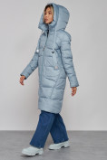 Оптом Пальто утепленное молодежное зимнее женское голубого цвета 589098Gl в Казани, фото 7