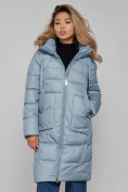 Оптом Пальто утепленное молодежное зимнее женское голубого цвета 589098Gl в Челябинске, фото 9