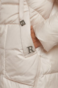 Оптом Пальто утепленное молодежное зимнее женское светло-бежевого цвета 589098SB в Перми, фото 13