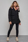 Оптом Зимняя женская куртка модная с капюшоном черного цвета 589827Ch в Казани, фото 6
